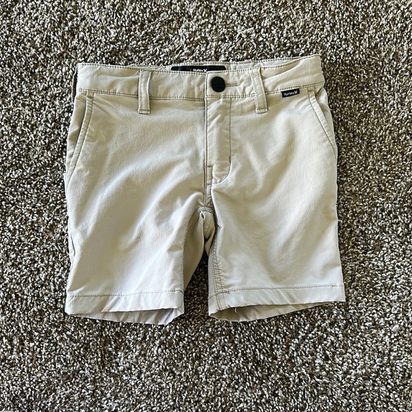 Adorable 4T Hurley shorts in great condition - Picture 1 of 2